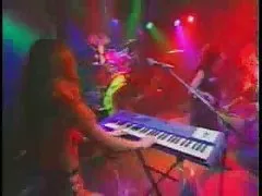 彼女の猫を取得します彼女はザーメンを取得します彼女の中多くの指