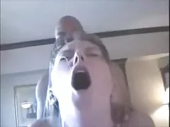 湖で十代のカップル