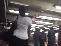 兼の負荷彼女の毛深いオマンコに中出し