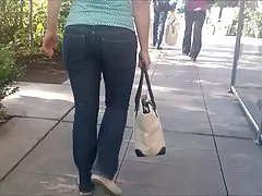 外彼女の猫をこすり