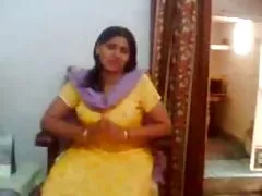 パキスタン人の女性が私に彼女のおっぱいを露出