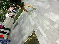 デルタ フレイヤーは巨大な紫色のディルドの楽しみ