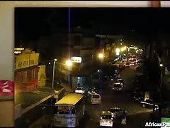 超越的な黄色ビキニ