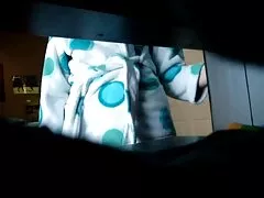 レズなめる人はバイブで彼女のお尻をポンドします。