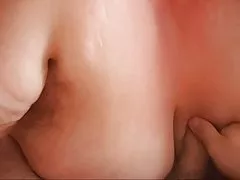 妻は私のペニスと自分自身を自慰行為します。