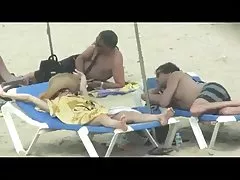 ロッキーのポルノ ビデオを表示します。