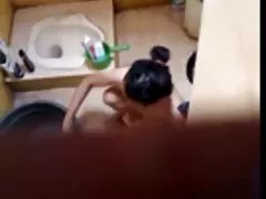 十代赤ん坊クソ巨大なペニスと彼女の猫の内部カミング