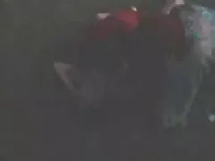 成熟した妻のフランス語: 公共の公園で異人種間の輪姦