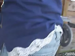 リンダは、タンギングを取得します