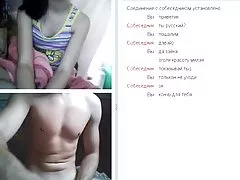 西 - 毛むくじゃらのレズビアンの女の子なめ n 3 人組に犯される