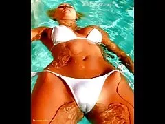 ホット メガ毛深い看護師は、彼女のお尻のコックを取る