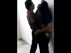 壊れているし、ボコボコ