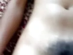 無実の毛深い 10 代、70 年代スタイル