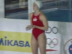 再び妻が優しく自分の毛むくじゃらの茂みをこすり