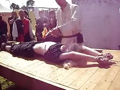 ブルネット ママ ポーズ 04