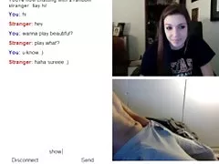 甘い毛深いと巨乳の女の子は彼女の猫とお尻をおもちゃ