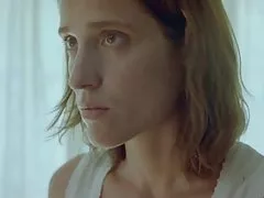 美しい細い女の子大好き犯される彼女のタイトな猫を取得