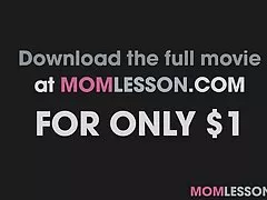 カモメのマークの女の子