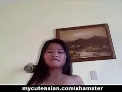 毛深いオマンコの長い猫陰毛をこすりの妻