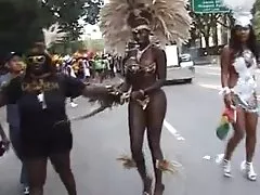 彼のペニスに乗る