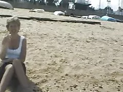 クレイジー古いお母さんはぶっかけの犯さ吸いコックを取得します