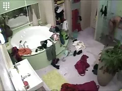 ビッグブラザー nl - ホット ブロンド十代の女の子が一緒にシャワー