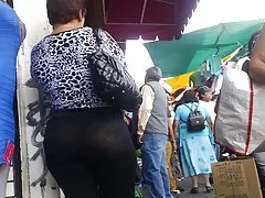 毛むくじゃらの猫クソ