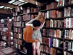 毛むくじゃらのアジア 10 代のかかる 2 つのコック