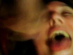 三位一体の喜び: 従順なアナル娼婦