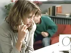 汚い売春婦がかかるお尻のワックス