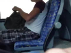 毛むくじゃらのポーリーンとボンデージの友人