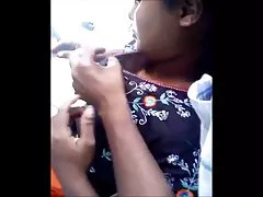 巨乳アジアのふしだらな女を吸うし、長いコックの slurps