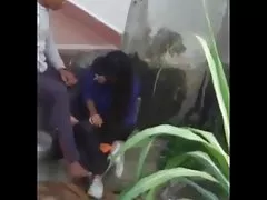 白いパンツとストッキングの成熟した毛深い