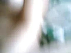 彼女は私に彼女の毛深いオマンコを見るに受け入れる