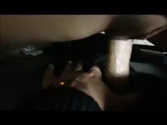 セクシーな成熟した妻は洗濯物 - cireman をぶら下げながら攻撃