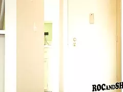 Bazoocam の若いブルネット