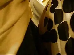 シモーネ ・ デリラは、彼女の非常に毛深いオマンコをオナニーします。