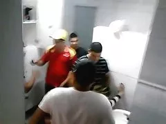 ドミニカ国のフェニックスが犯さ彼女の毛深いオマンコを取得します。